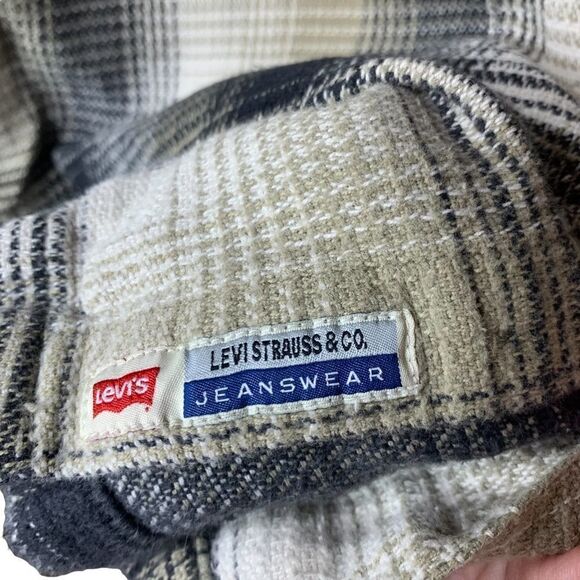 Vintage Levi’s plaid button down shirt shacket - Picture 5 of 10